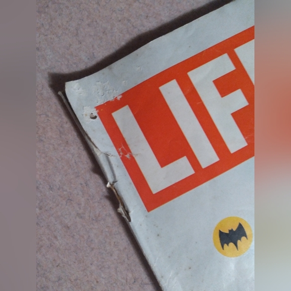 Life Magazine " Batman Issue" - Picture 3 of 11